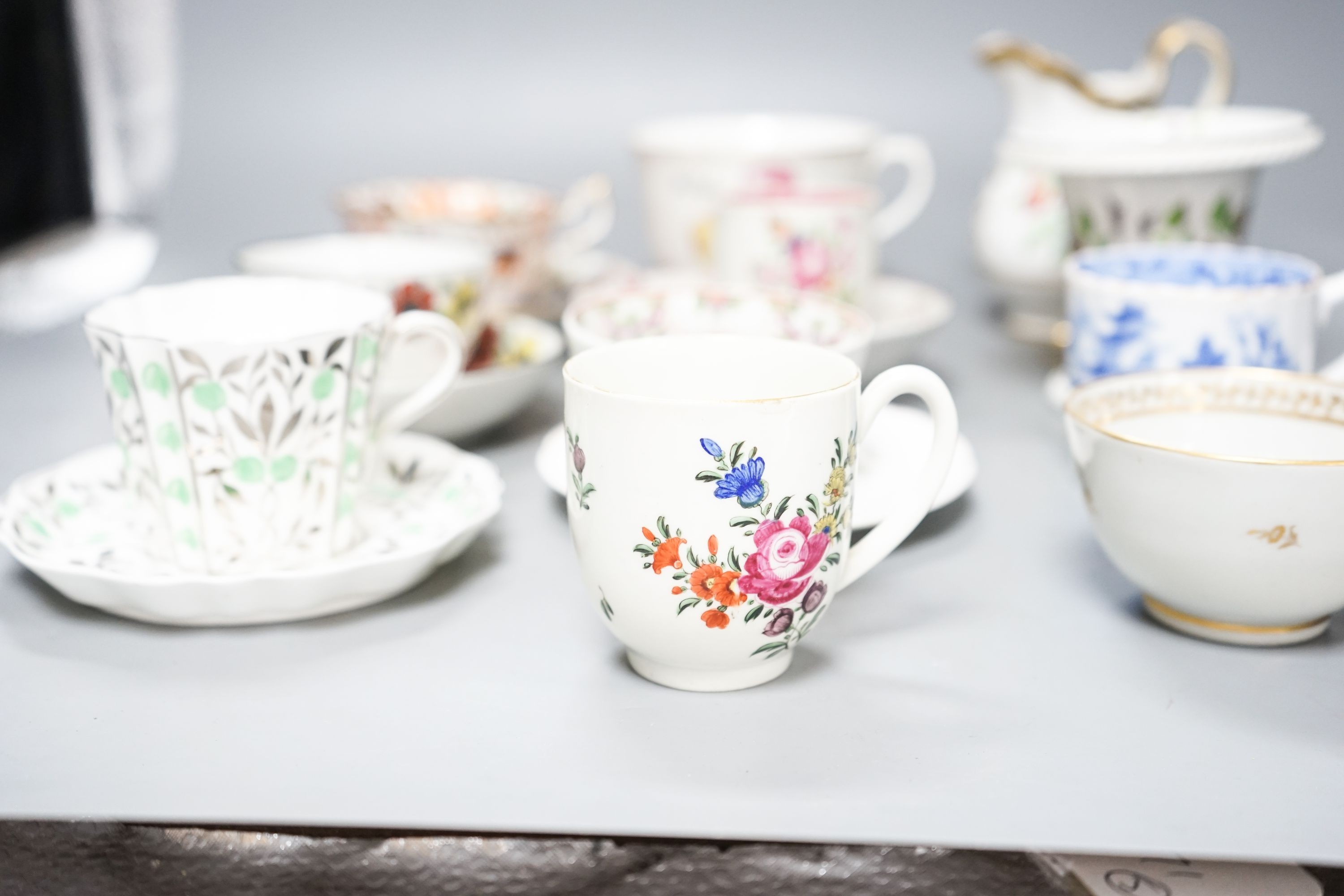 A group of 18th/19th century English porcelain tea wares and a Davenport pottery vase